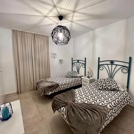 Apartment Queen Amanay - Terrazza, Confortevole, Tranquillo, Wi-fi, Ac *